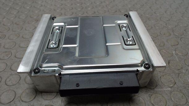 Foto: VERTÄRKER / AMPLIFEIER eines Ford Galaxy 2.0 TDCi DPF TX