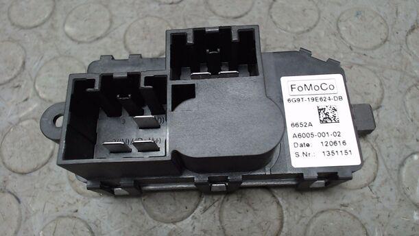 Foto: WIDERSTAND HEIZUNGSGEBLÄSE eines Ford Galaxy 2.0 TDCi DPF TX