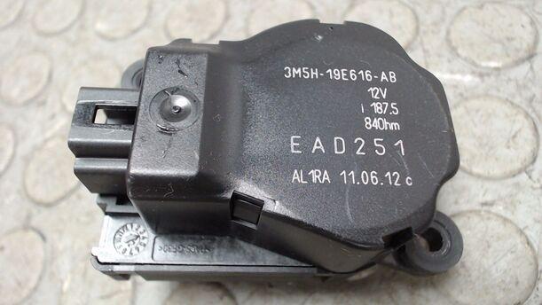 Foto: STELLMOTOR HEIZUNG eines Ford Galaxy 2.0 TDCi DPF TX