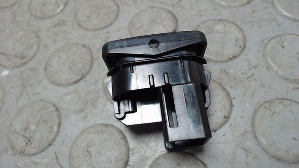 Foto: SCHALTER FENSTERHEBER eines Ford Galaxy 2.0 TDCi DPF LS