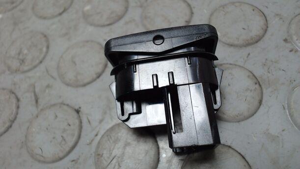 Foto: SCHALTER FENSTERHEBER eines Ford Galaxy 2.0 TDCi DPF LS