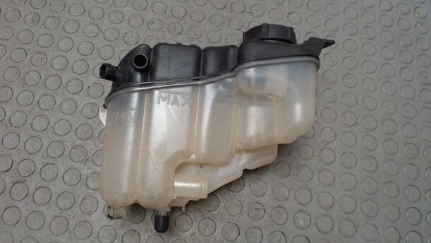Foto: AUSGLEICHSBEHÄLTER eines Ford Galaxy 2.0 TDCi DPF LS