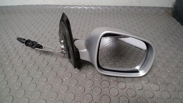 Foto: AUSSENSPIEGEL MECHANISCH VERSTELLBAR RECHTS eines Seat Leon 1.6 16V LS