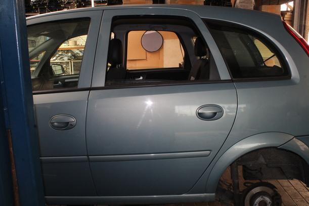 Foto: TÜR HINTEN LINKS eines Opel Meriva 1.4 GL 1,8 E