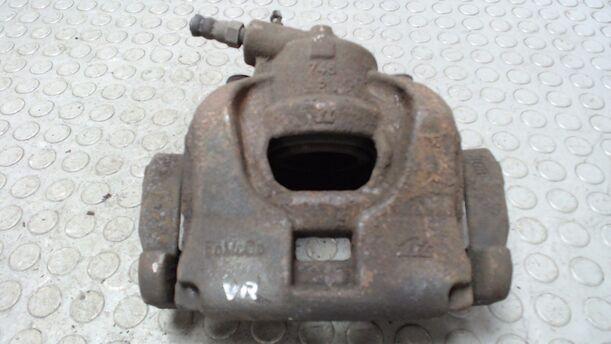 Foto: BREMSSATTEL VORN RECHTS eines Ford Galaxy 2.0 TDCi DPF GL 1,8 E