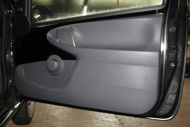 Foto: TÜR RECHTS eines Citroen C1 1.0 GL 1,8 E