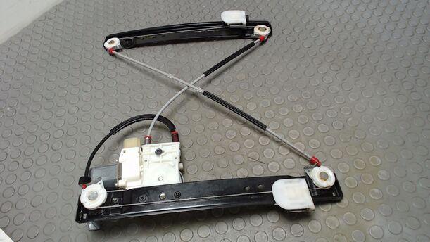 Foto: FENSTERHEBER ELEKTRISCH HINTEN LINKS eines Ford Galaxy 2.0 TDCi DPF GL 1,8 E