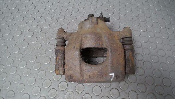 Foto: BREMSSATTEL VORN LINKS eines Citroen C1 1.0 GL 1,8 E