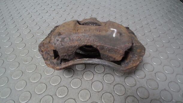 Foto: BREMSSATTEL VORN LINKS eines Citroen C1 1.0 GL 1,8 E