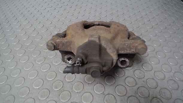 Foto: BREMSSATTEL VORN LINKS eines Citroen C1 1.0 GL 1,8 E