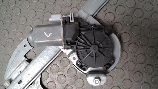 Foto: FENSTERHEBER ELEKTRISCH LINKS (3-TÜRER) eines Citroen C1 1.0 GL 1,8 E
