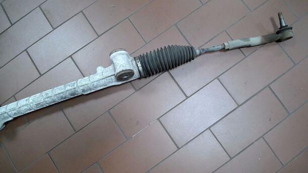 Foto: LENKUNG eines Citroen C1 1.0 GL 1,8 E