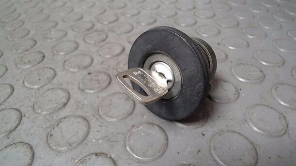 Foto: TANKDECKEL eines Fiat Panda 750 Fire