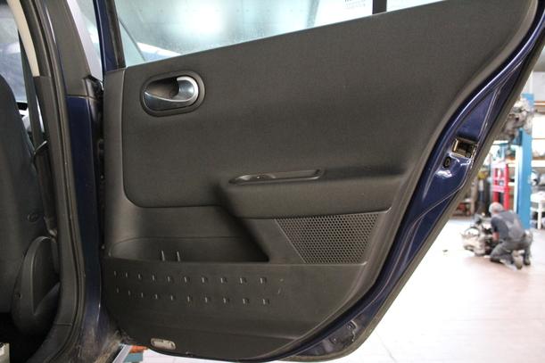 Foto: TÜR HINTEN RECHTS eines Renault Megane 1.6