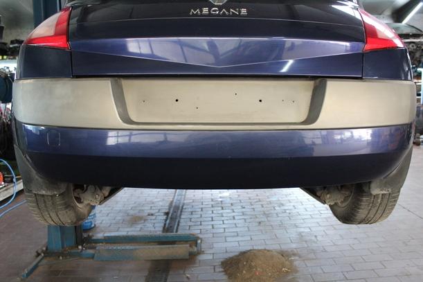 Foto: STOSSFÄNGER / STOßSTANGE HINTEN eines Renault Megane 1.6