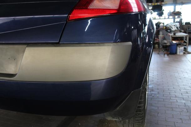 Foto: STOSSFÄNGER / STOßSTANGE HINTEN eines Renault Megane 1.6
