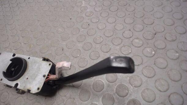 Foto: BLINKERSCHALTER / KOMBISCHALTER eines VW POLO TYP 86