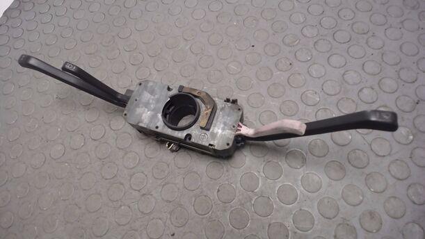 Foto: BLINKERSCHALTER / KOMBISCHALTER eines VW POLO TYP 86
