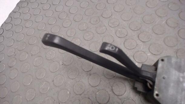 Foto: BLINKERSCHALTER / KOMBISCHALTER eines VW POLO TYP 86