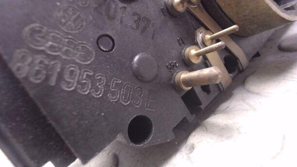 Foto: BLINKERSCHALTER / KOMBISCHALTER eines VW POLO TYP 86