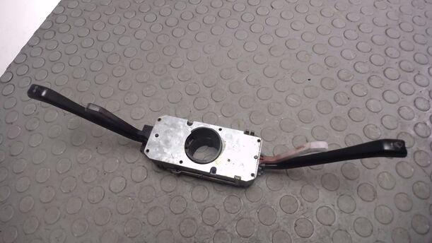 Foto: BLINBKERSCHALTER / KOMBISCHALTER eines VW POLO TYP 86