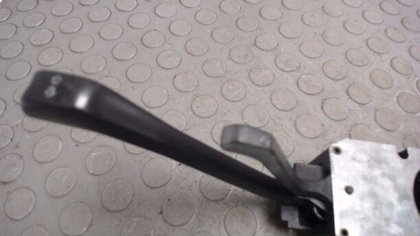 Foto: BLINBKERSCHALTER / KOMBISCHALTER eines VW POLO TYP 86