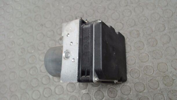 Foto: HAUPTBREMSAGGREGAT ABS eines Renault Megane 1.6 CL
