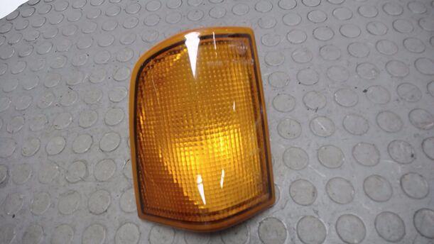 Foto: BLINKER / BLINKERLEUCHTE RECHTS eines VW JETTA