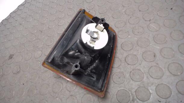 Foto: BLINKER / BLINKERLEUCHTE RECHTS eines VW JETTA