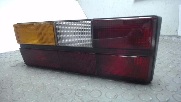 Foto: HECKLEUCHTE / RÜCKLICHT LINKS eines VW GOLF L