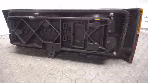 Foto: HECKLEUCHTE / RÜCKLICHT LINKS eines VW GOLF L