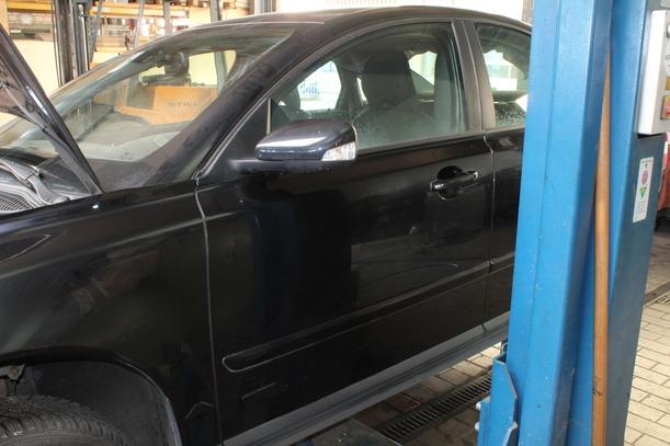 Foto: TÜR VORN LINKS eines Volvo S40 2.4