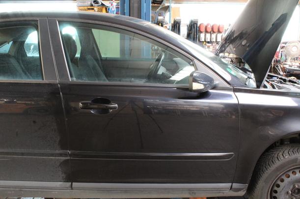 Foto: TÜR VORN RECHTS eines Volvo S40 2.4
