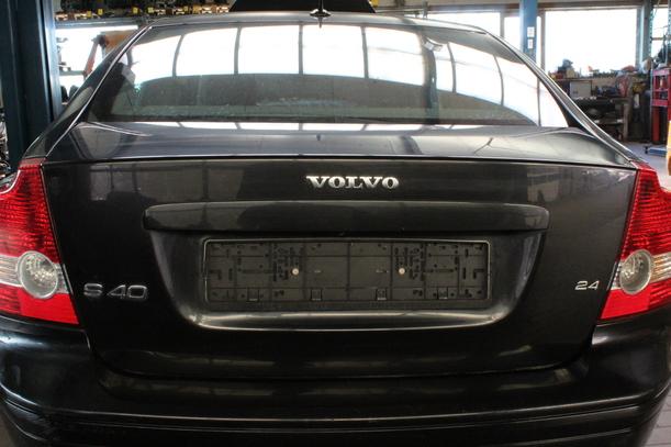 Foto: HECKKLAPPE / HECKDECKEL eines Volvo S40 2.4