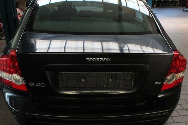 Foto: HECKKLAPPE / HECKDECKEL eines Volvo S40 2.4