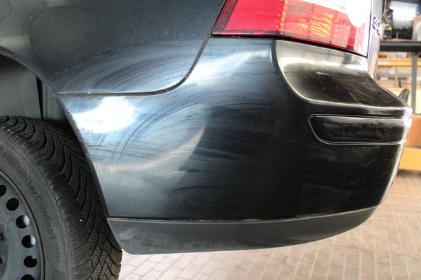 Foto: STOSSFÄNGER / STOßSTANGE HINTEN eines Volvo S40 2.4