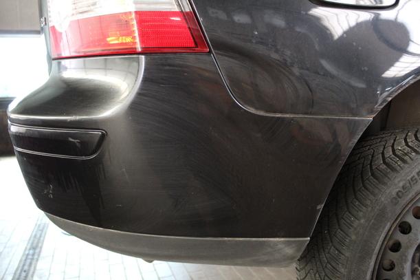 Foto: STOSSFÄNGER / STOßSTANGE HINTEN eines Volvo S40 2.4