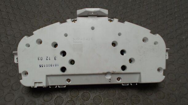 Foto: TACHOEINHEIT / KOMBIINSTRUMENT eines Volvo S40 2.4