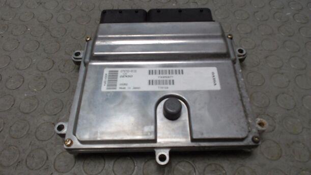 Foto: MOTORSTEUERGERÄT eines Volvo S40 2.4
