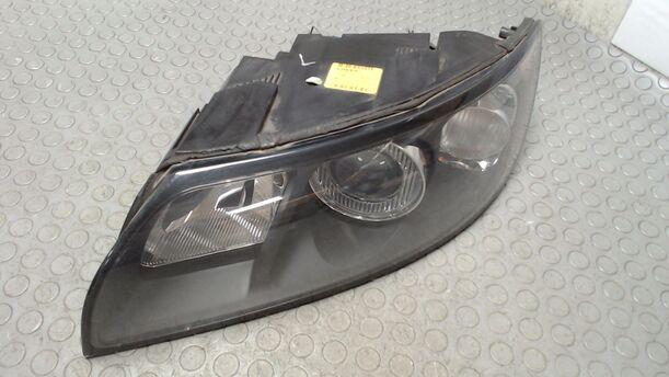 Foto: SCHEINWERFER LINKS eines Volvo S40 2.4