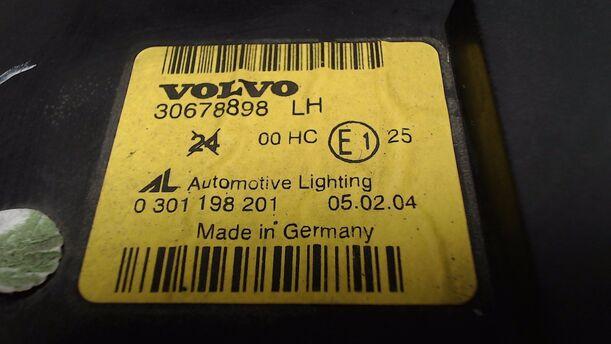 Foto: SCHEINWERFER LINKS eines Volvo S40 2.4