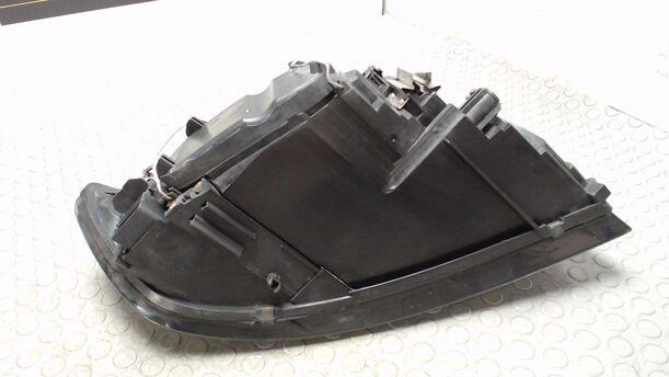 Foto: SCHEINWERFER LINKS eines Volvo S40 2.4