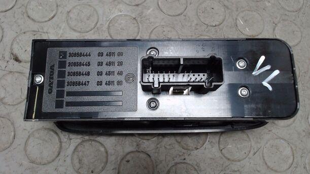 Foto: FENSTERHEBERSCHALTER VORN LINKS eines Volvo S40 2.4