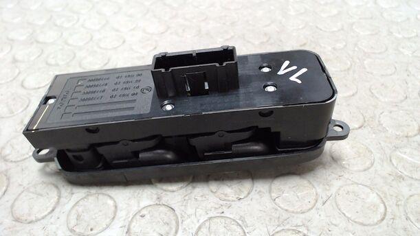 Foto: FENSTERHEBERSCHALTER VORN LINKS eines Volvo S40 2.4