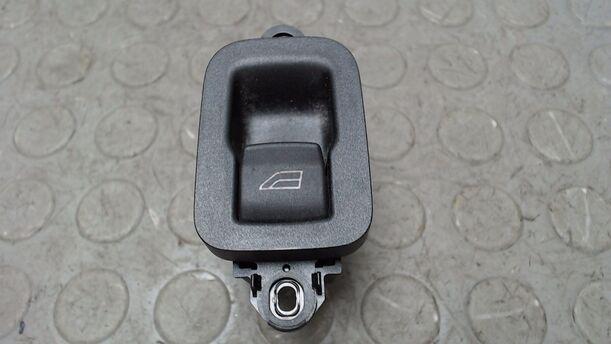 Foto: FENSTERHEBERSCHALTER HINTEN LINKS eines Volvo S40 2.4