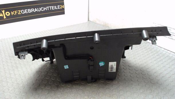 Foto: HANDSCHUHFACH eines Volvo S40 2.4 GLX
