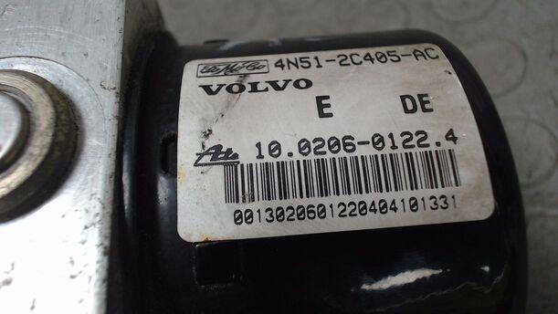 Foto: HAUPTBREMSAGGREGAT ABS eines Volvo S40 2.4 GLX