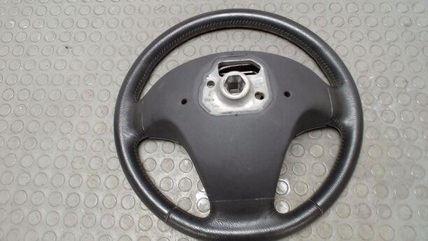 Foto: LEDERLENKRAD ( OHNE AIRBAG ) eines Volvo S40 2.4 GLX