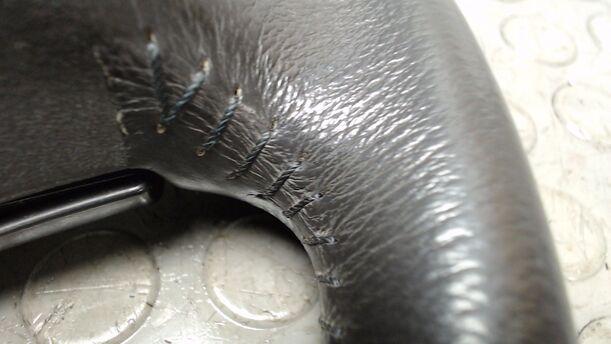 Foto: LEDERLENKRAD ( OHNE AIRBAG ) eines Volvo S40 2.4 GLX