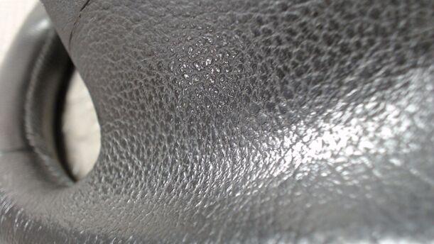 Foto: LEDERLENKRAD ( OHNE AIRBAG ) eines Volvo S40 2.4 GLX